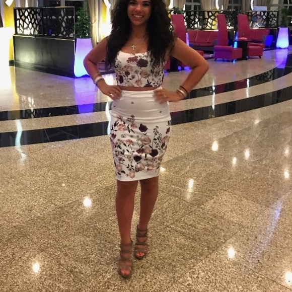 Floral Crop Top & Pencil Skirt - Picture 6 of 7